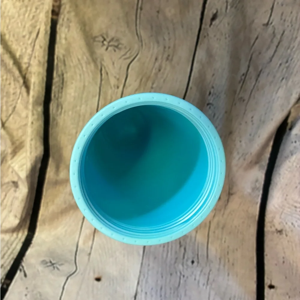 Starbucks Color Changing Tumbler 24oz Cup Blue Green Silicone Straw Topper‎ 2023